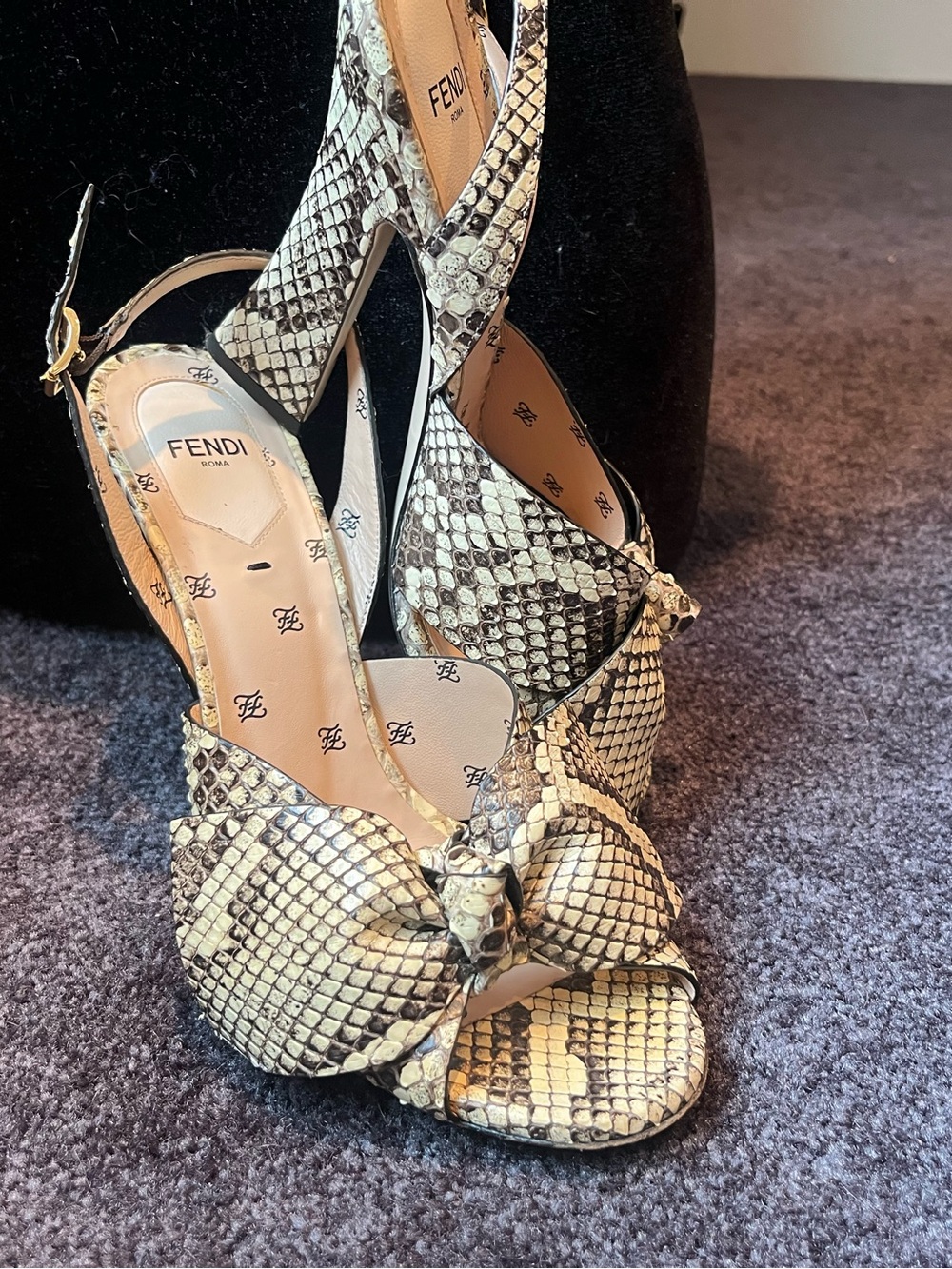 Fendi FFreedom Beige Snakeskin Knot Slingback Heels